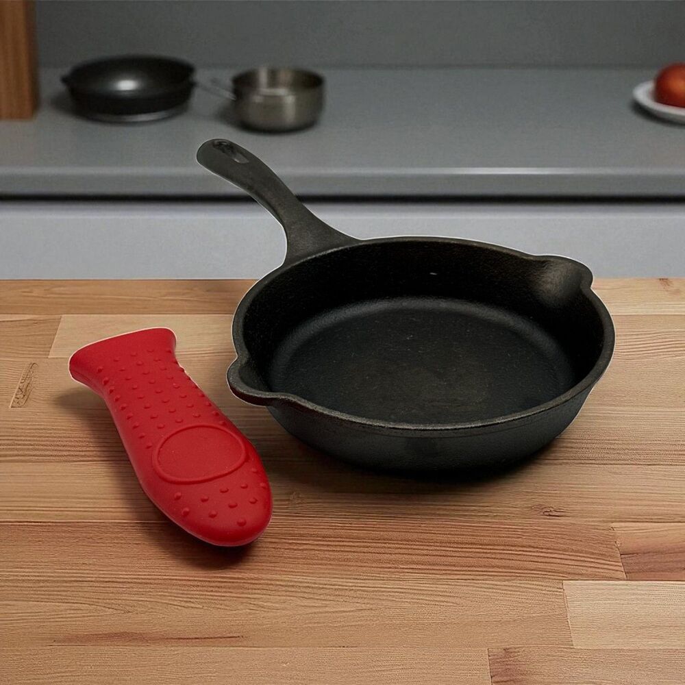 Victoria 6" Cast Iron Egg Skillet Griddle w/Rubber Handle